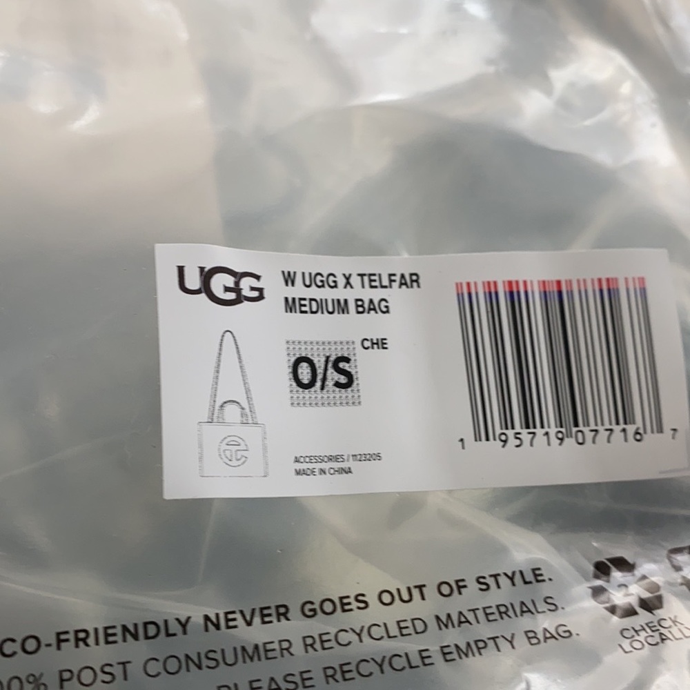 UGG x telfar bag - Picture 4 of 4